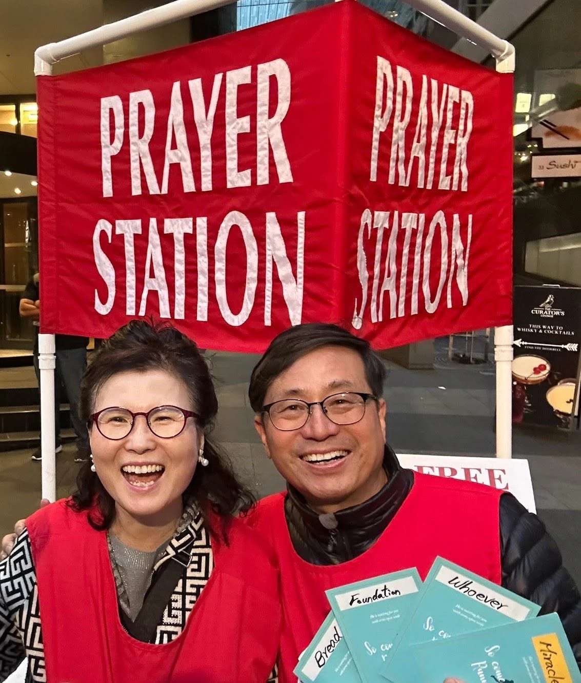 Peter e Esther, coordenadores do Prayer Station