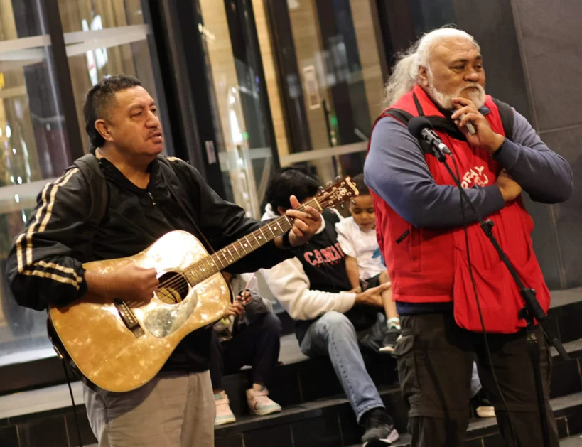 Louvor com violão no Prayer Station